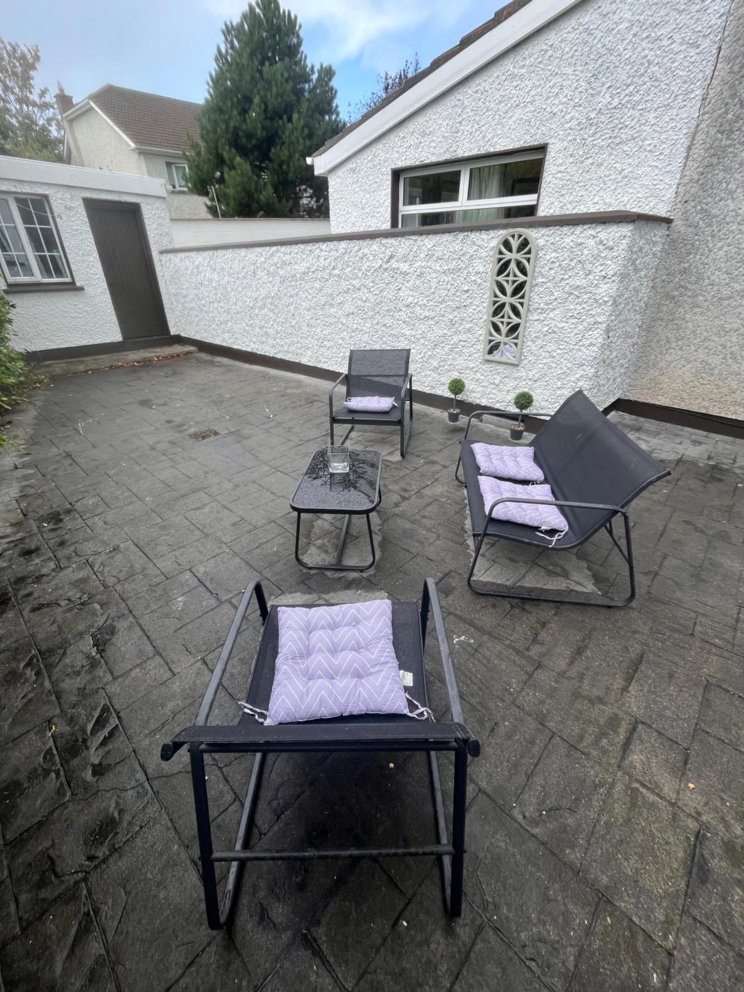 Luxury Home In Dublin Wifi Tv B&B Close To City Centre Lucan Extérieur photo